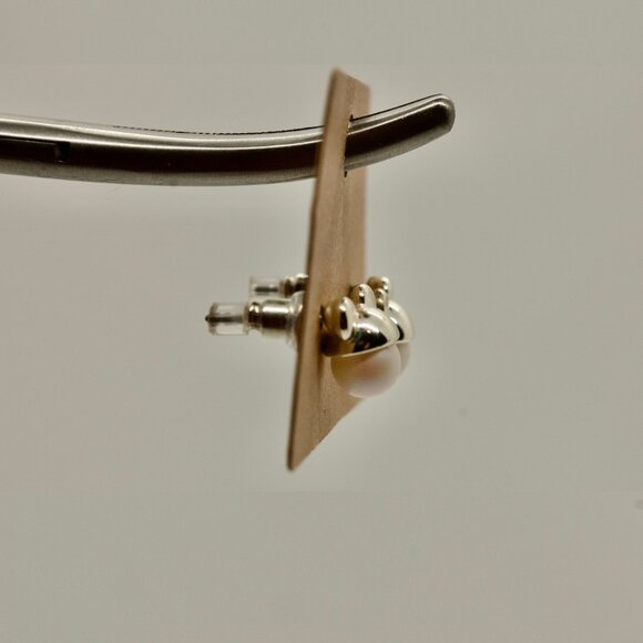 Disney Mickey Mouse Pearl Stud Earrings – Silver Tone – Classic & Adorable! - Picture 3 of 4